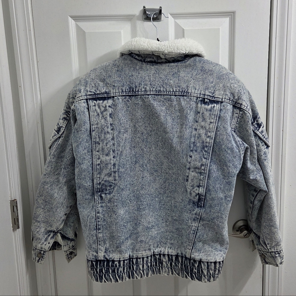 Izzi Acid Wash Jacket with Sherpa Lining - Picture 8 of 11